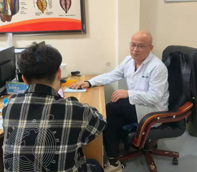 吐鲁番地区|男科医师高朋磊：守护男性健康，专业男科诊疗